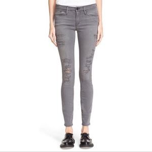 Frame Denim Le Skinny de Jeanne in distressed grey.